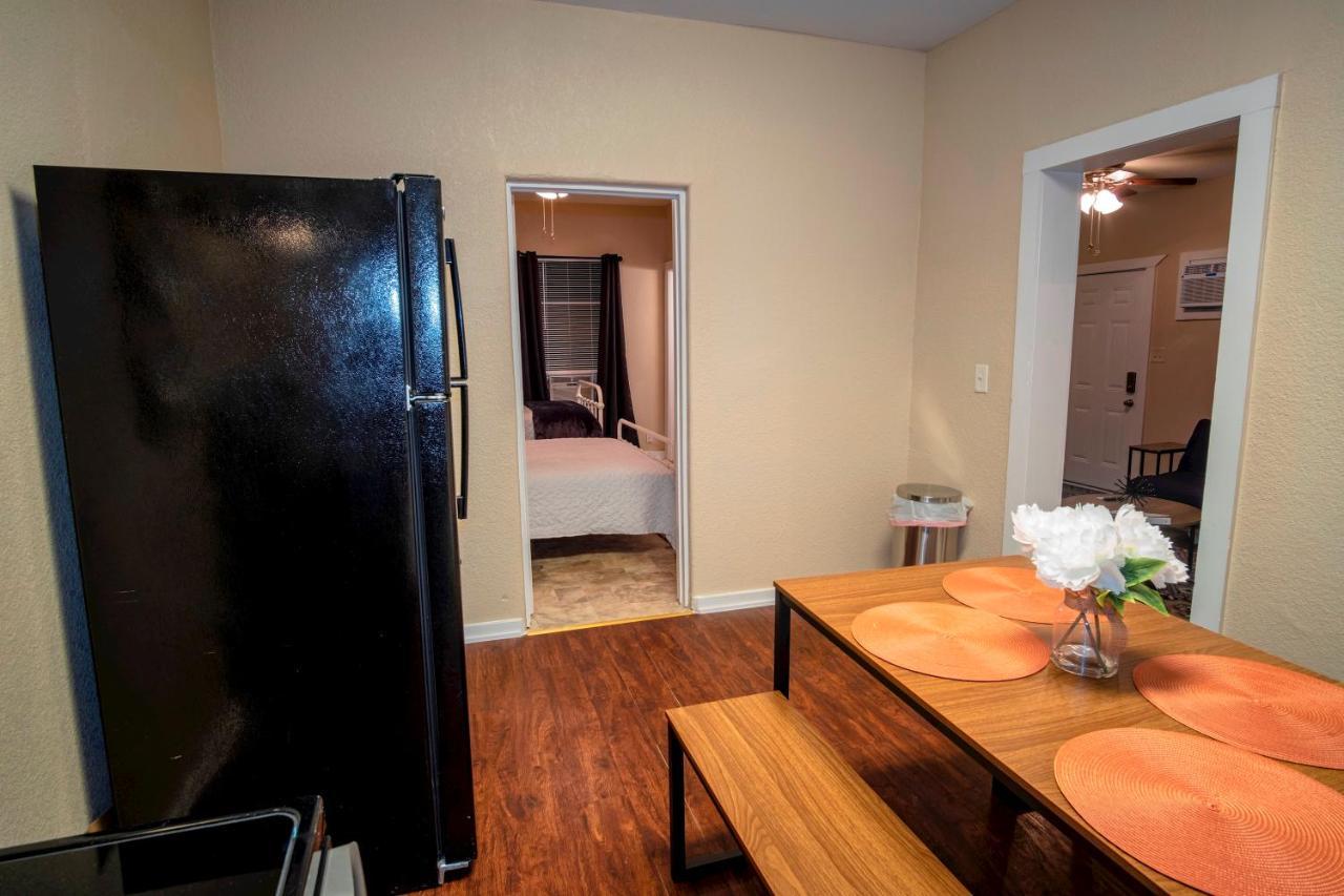Cozy Downtown Guest House 2Br/1Ba Sleeps 8 Σαν Αντόνιο Εξωτερικό φωτογραφία
