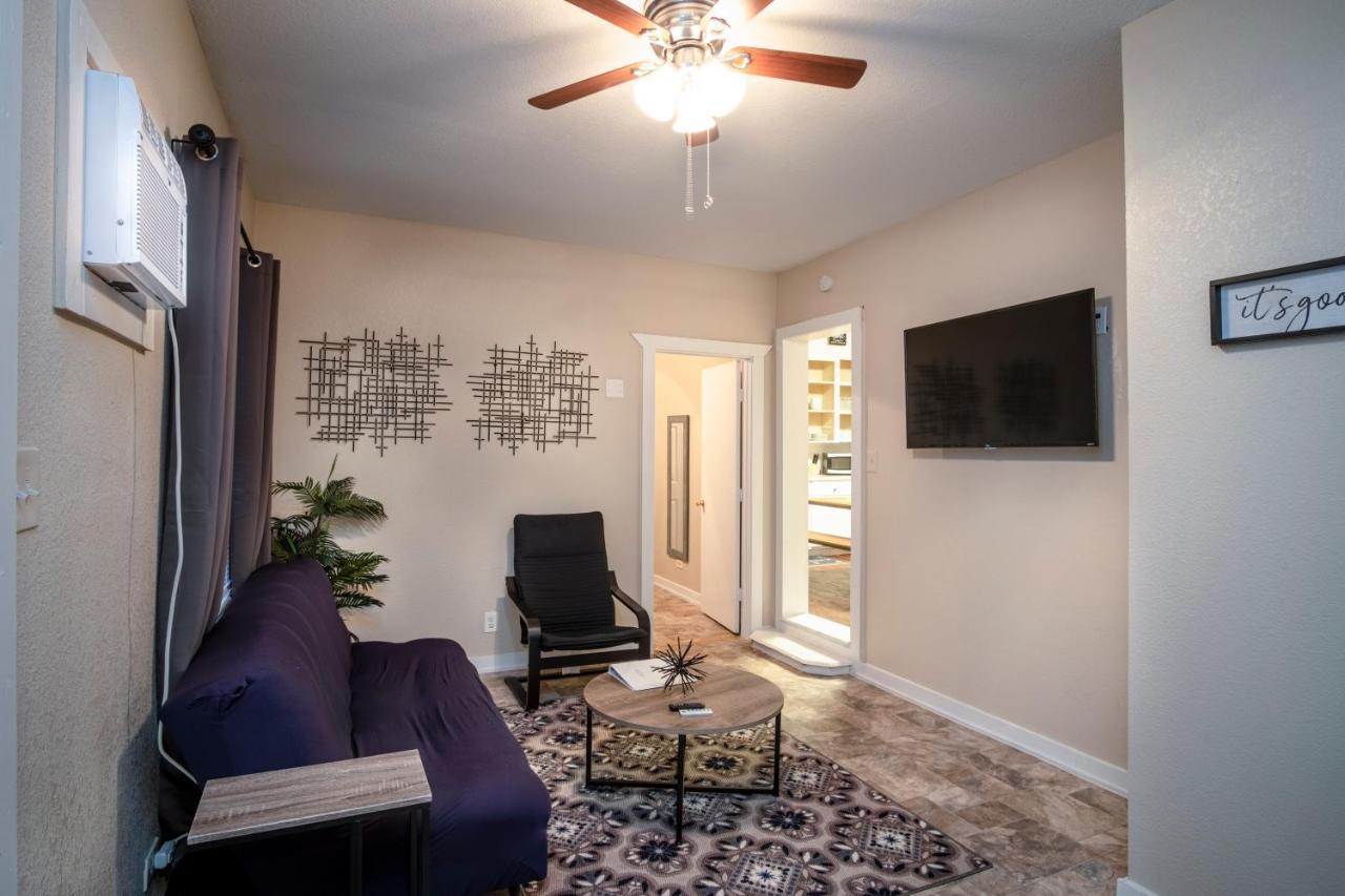 Cozy Downtown Guest House 2Br/1Ba Sleeps 8 Σαν Αντόνιο Εξωτερικό φωτογραφία